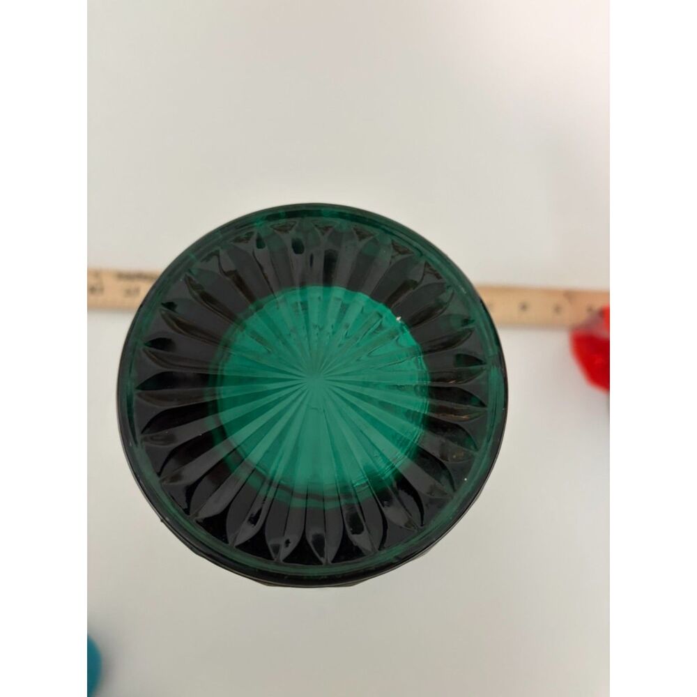 Green heavy crystal cut glass vase 10" - Picture 3 of 7